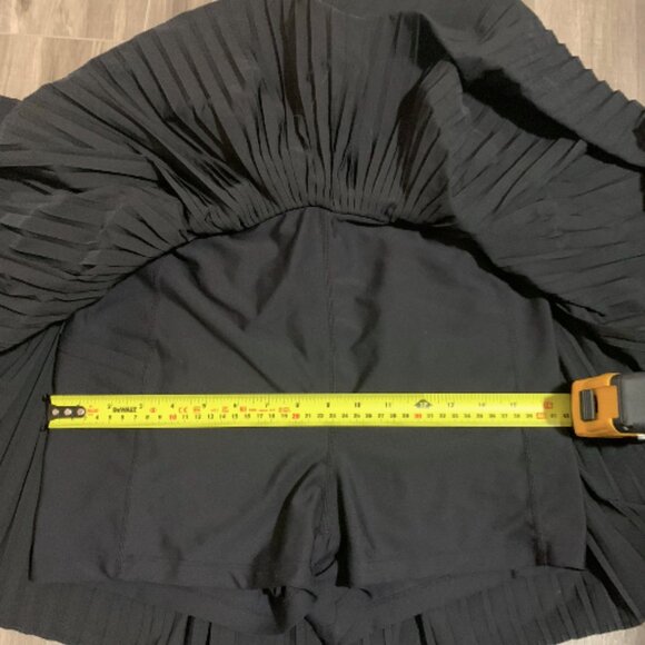 Old Navy extra high-waisted micro-pleat skort (size L) - Picture 6 of 6